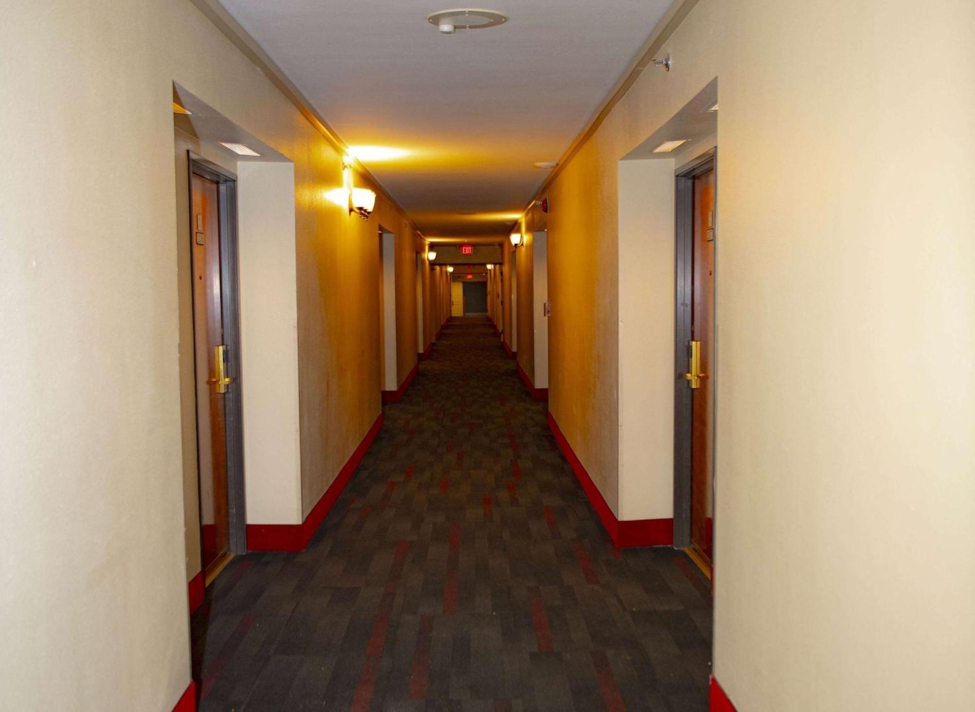 Ramada Plaza By Wyndham Garden Grove/Anaheim South Hotel Exterior foto